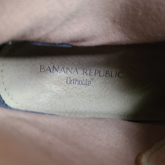 Banana Republic tan suede 10.5 - Picture 6 of 7